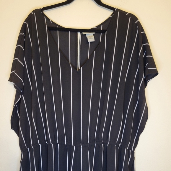 Women’s  Catherine’s Black White Stripe Wide Leg Belted Jumpsuit Size 34W - Picture 4 of 14